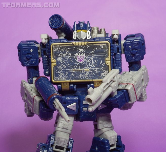 War For Cybertron Siege Soundwave Voyager Figure  (15 of 55)